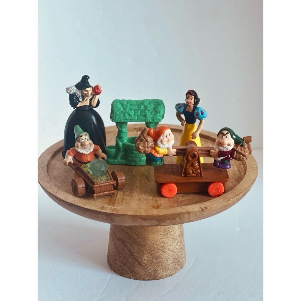 Snow White & The Seven Dwarfs Disney Figurine Lot of 5pcs Rail Car McDonalds